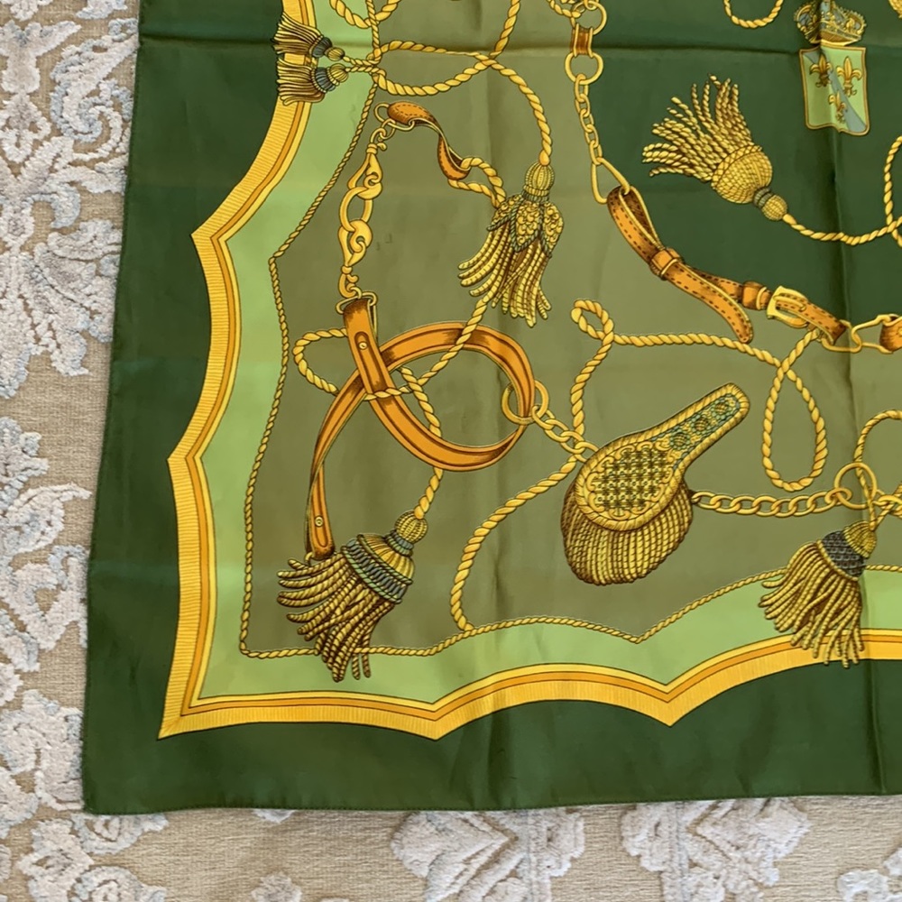 Scarf - Picture 2 of 7